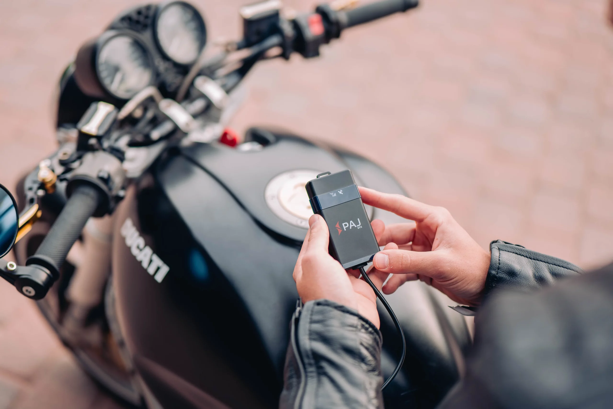 Localizador GPS protección moto